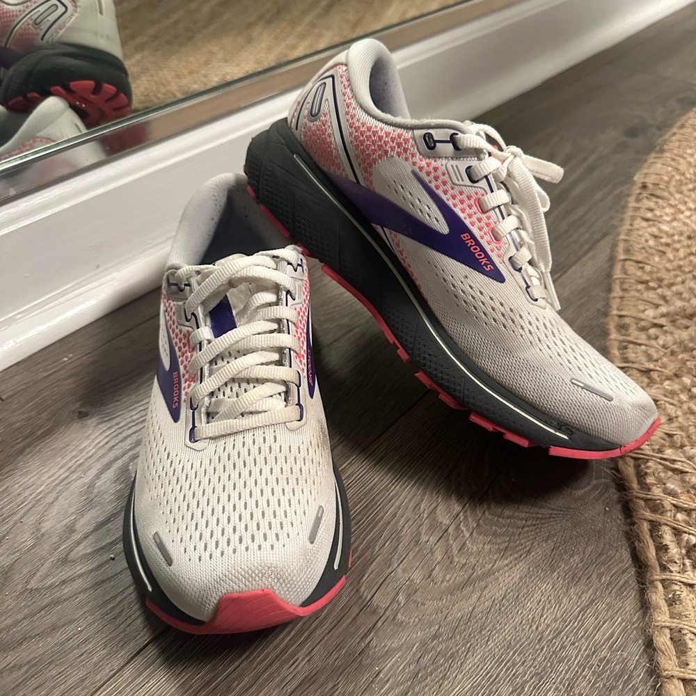Brooks Ghost 14 Women's Running Shoes - White and Pink
